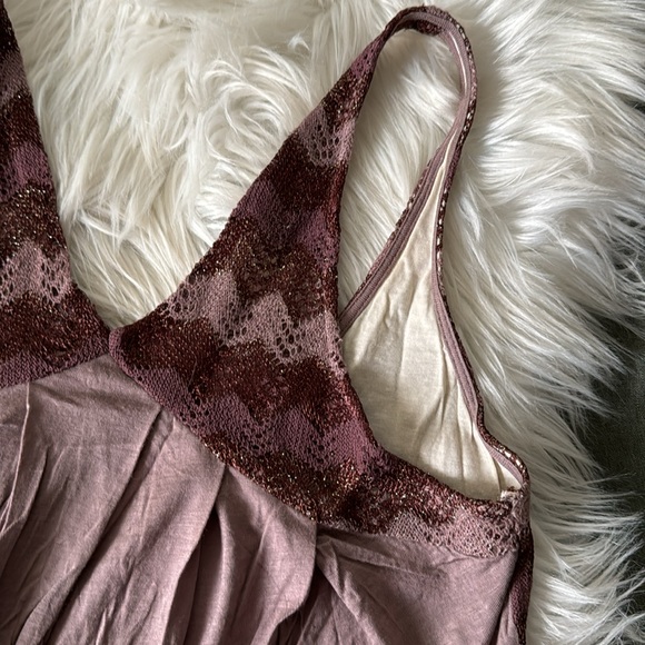 A n t h r o p o l o g i e • Tiny sequin going out tunic top - Picture 7 of 9